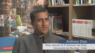 Père jésuite et professeur de Droit à l'Université de Mumbai