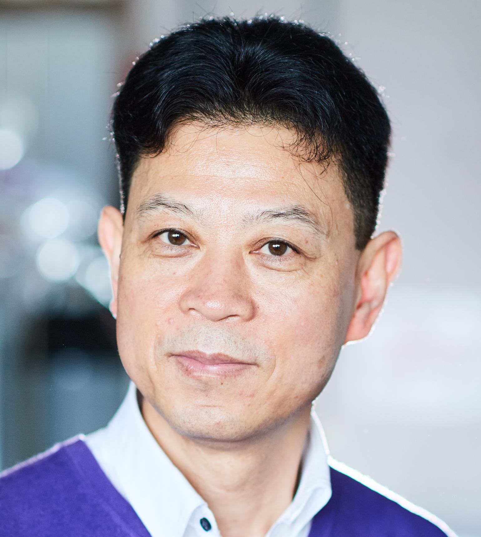 Photo du professeur Bao Lian Su (c) BBrolet