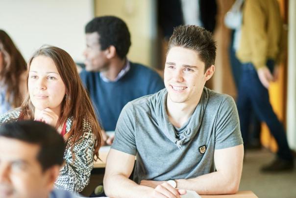 Etudiants en séminaire - Bachelier en droit avec passerelle en économie