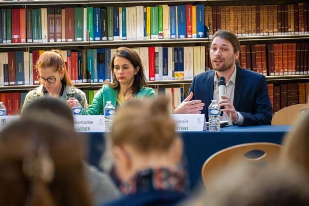 Recherche en droit - Table ronde avec des chercheurs et des acteurs de terrain organisée par le Centre de recherche V&S