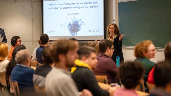 Picture of Laura gagliardi giving a seminar at the University of Namur on 22 October 2025