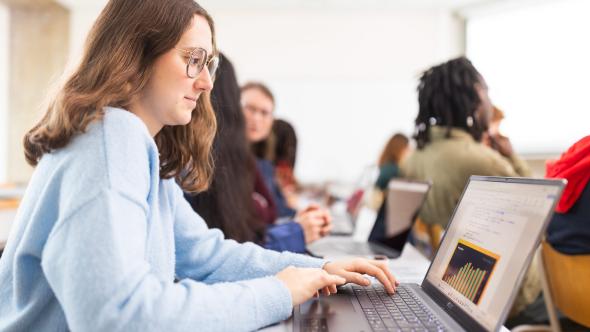 Une étudiante en informatique