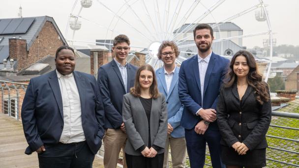groupe-etudiants-presentation-emcp
