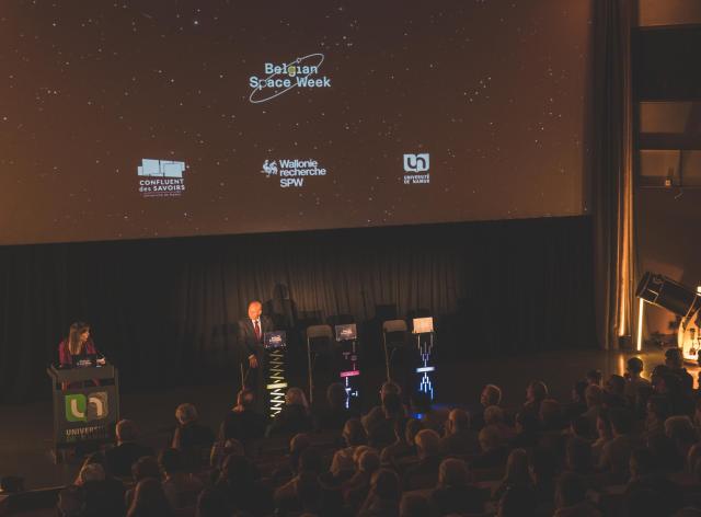 Présentation de Dirk Frimout lors de la Space Week 2022