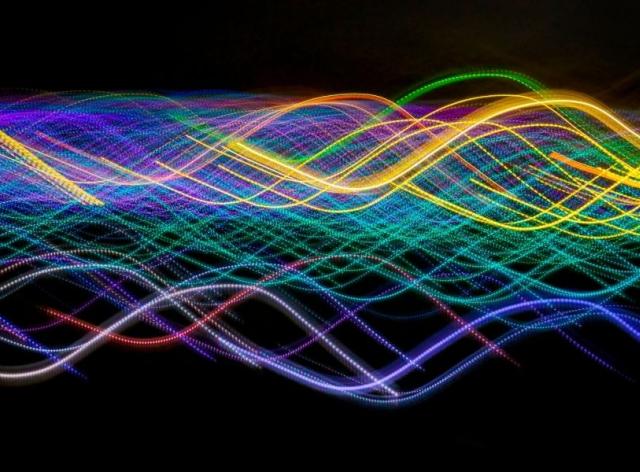 Photonic waves
