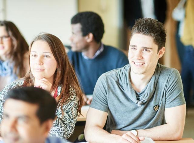 Etudiants en séminaire - Bachelier en droit avec passerelle en économie