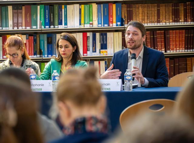 Recherche en droit - Table ronde avec des chercheurs et des acteurs de terrain organisée par le Centre de recherche V&S