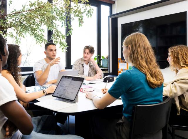 Formation continue en droit - Etudiants lors d'un séminaire du master de spécialisation en droit du numérique à l'UNamur