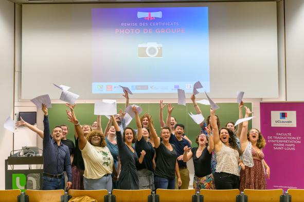 étudiants et étudiantes diplômées en lsfb en 2024