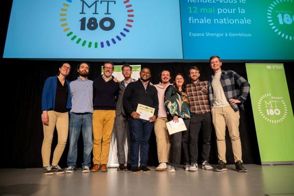 Photo de groupes des participants à la finale namuroise de MT180