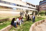 Etudiants sur le campus