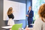 Etudiante et professeur en Fac d'éco