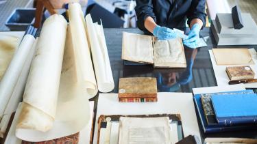 Manipulation de livres précieux à la BUMP