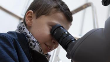 Enfant à l'observatoire Antoine Thomas
