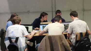 Jeunes sur PC