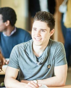 Etudiants en séminaire - Bachelier en droit avec passerelle en économie