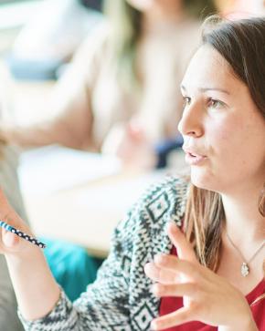 Bachelier en sciences économiques et de gestion à horaira décalé