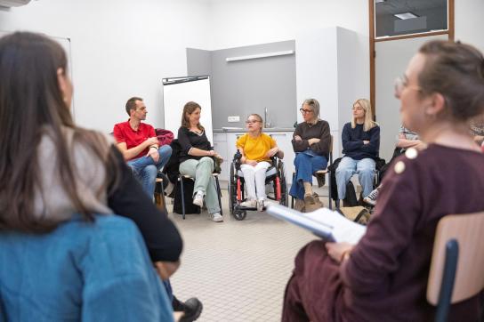 Echanges entre des étudiants et des résidents du Château Vert
