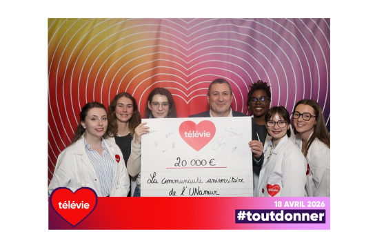 Photo des membres UNamur présents à la cérémonie de remise du chèque de contribution de l'UNamur au Télévie 2026