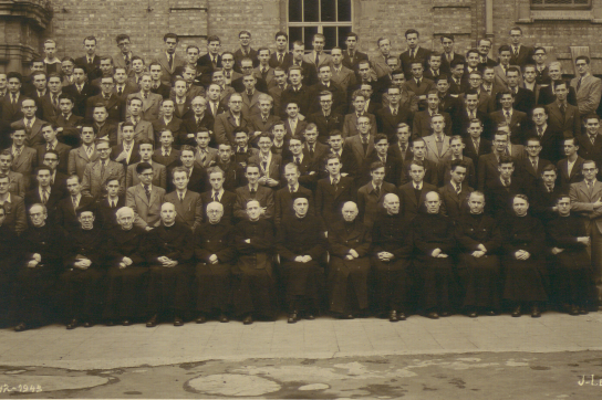 1942